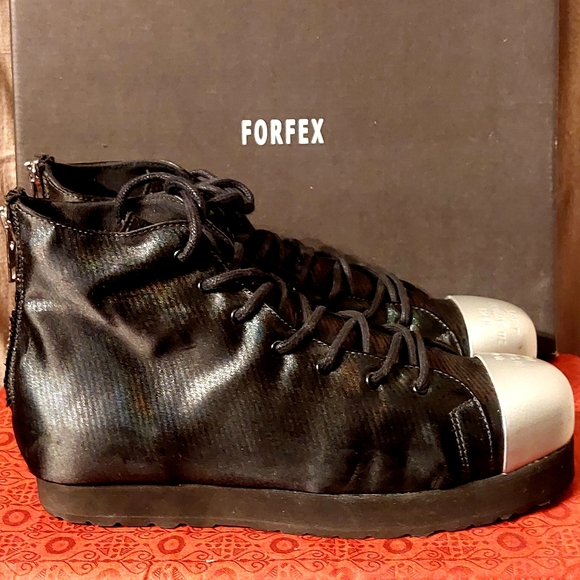 Forfex 'No Kill' iridescent black steel-toed sneaker boots, EU40, EUC - Picture 4 of 14